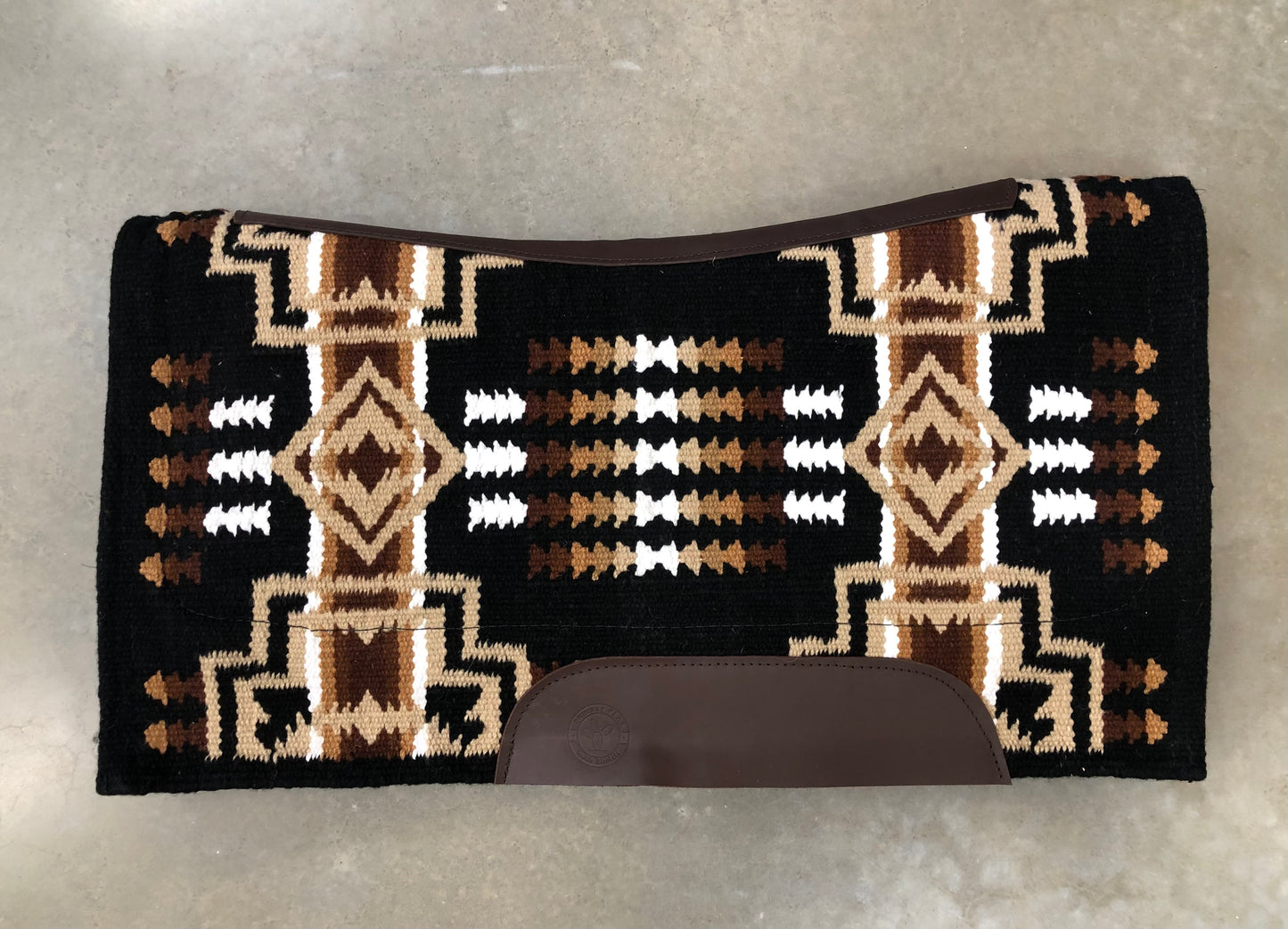 Contour Cutter Show Pad - Whitt Black