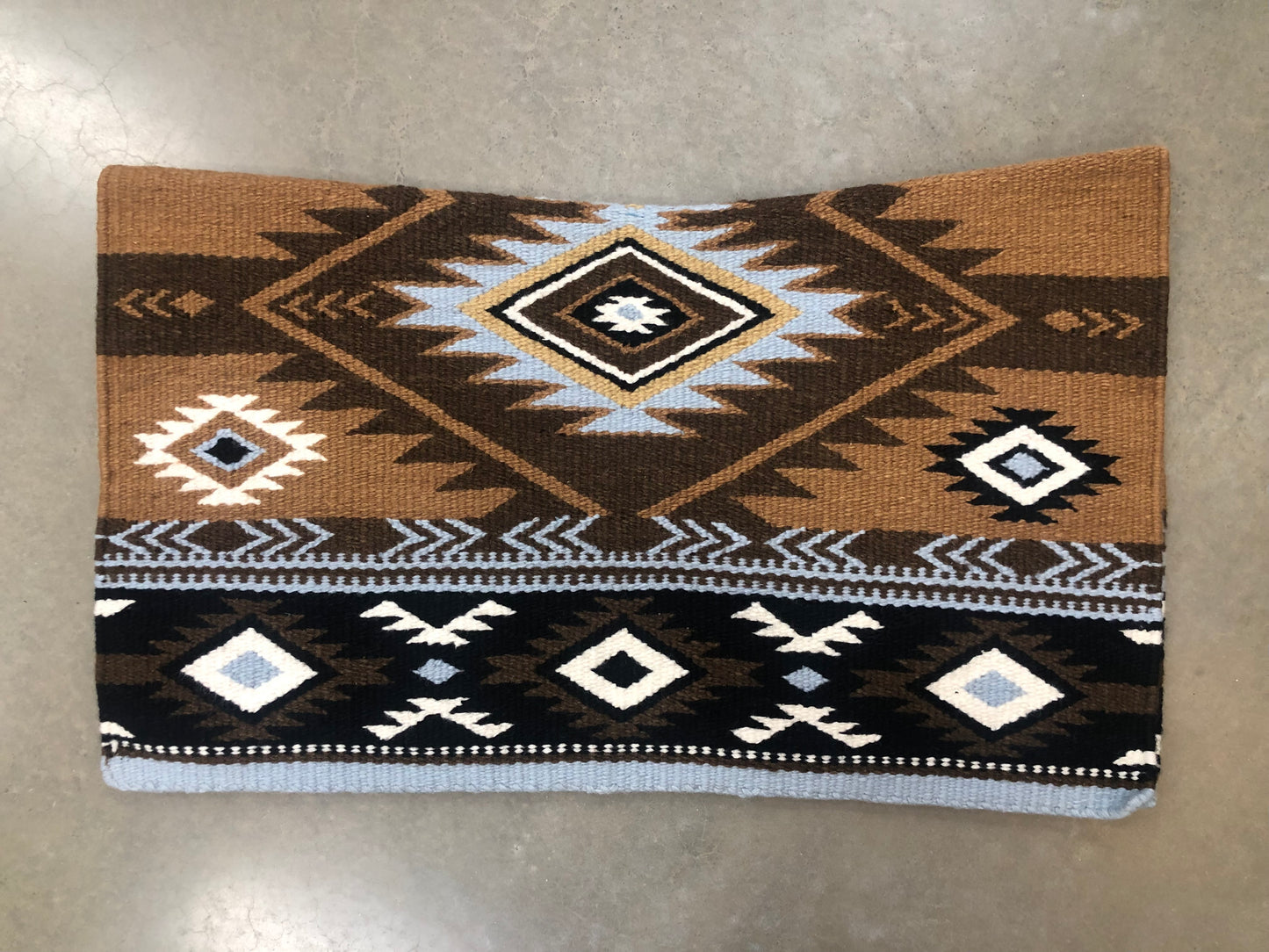 Contour Show Blanket - Judd