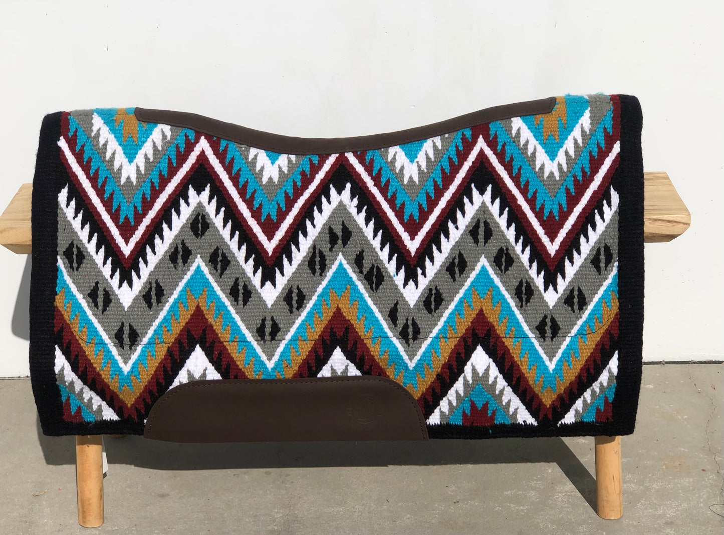 Contour Cutter Show Pad - Casper